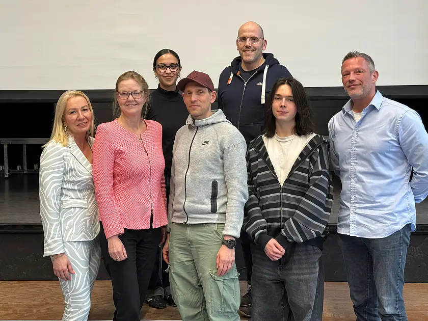 Das Bild zeigt die Referent:innen der Tagung. 