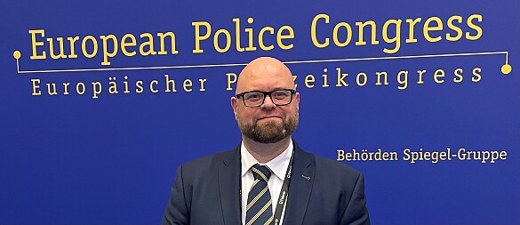 Das Bild zeigt Herrn Prof. Dr. Weisser auf den Polizeikongress